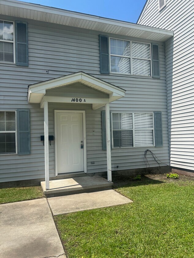 Primary Photo - 1400A 8th Ave