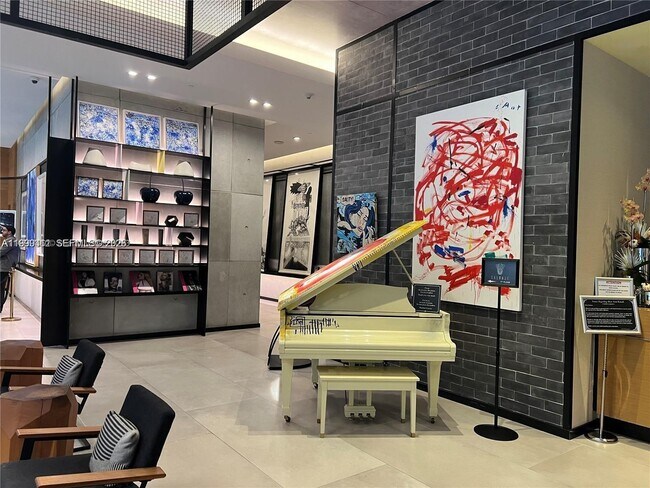 Foto del edificio - 121 NE 34th St