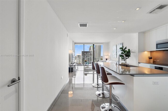 Foto del edificio - 68 SE 6th St