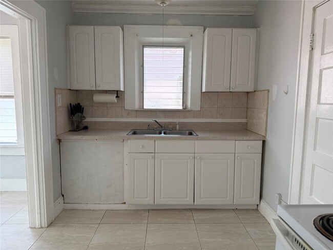 Foto del edificio - 1621 Van Buren St