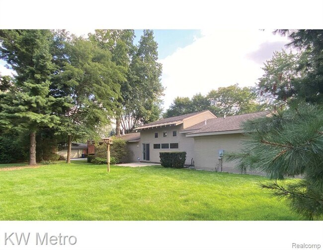Foto del edificio - 561 Yorkton Ln