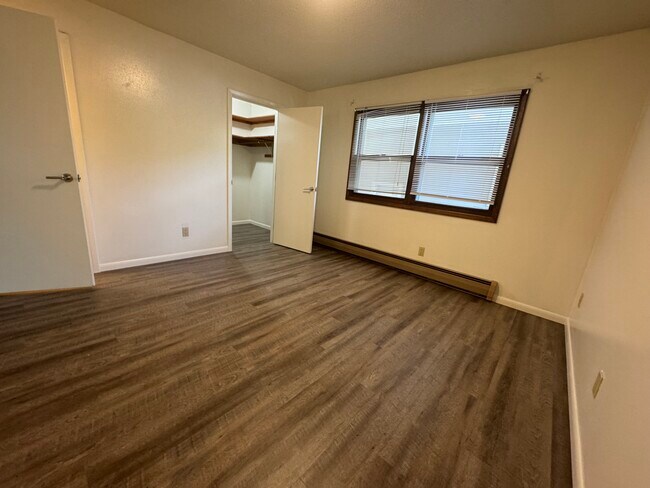 Building Photo - 429