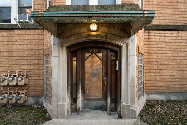 Building Photo - 7666 S South Shore Dr