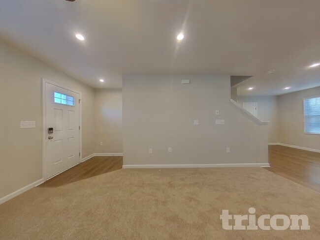 Building Photo - 8991 Celtic Dr