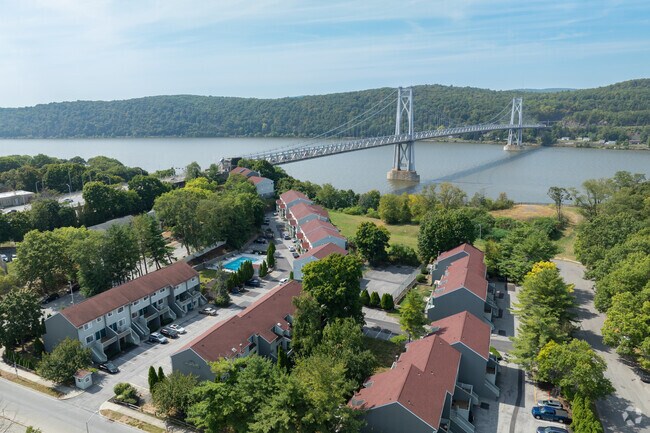 50 Rinaldi Blvd. Poughkeepsie, Nueva York 12601 - Kaal Rock Manor Apartments