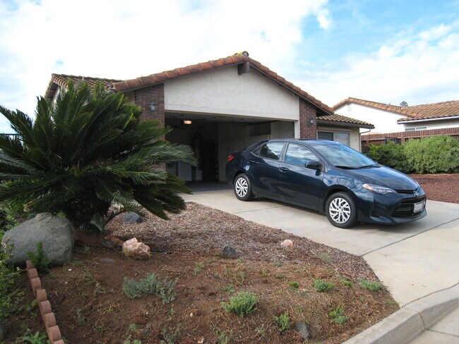 Building Photo - 711 Honeydew Ln