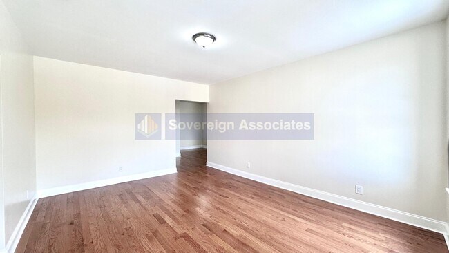 Foto del edificio - 1803 Riverside Dr