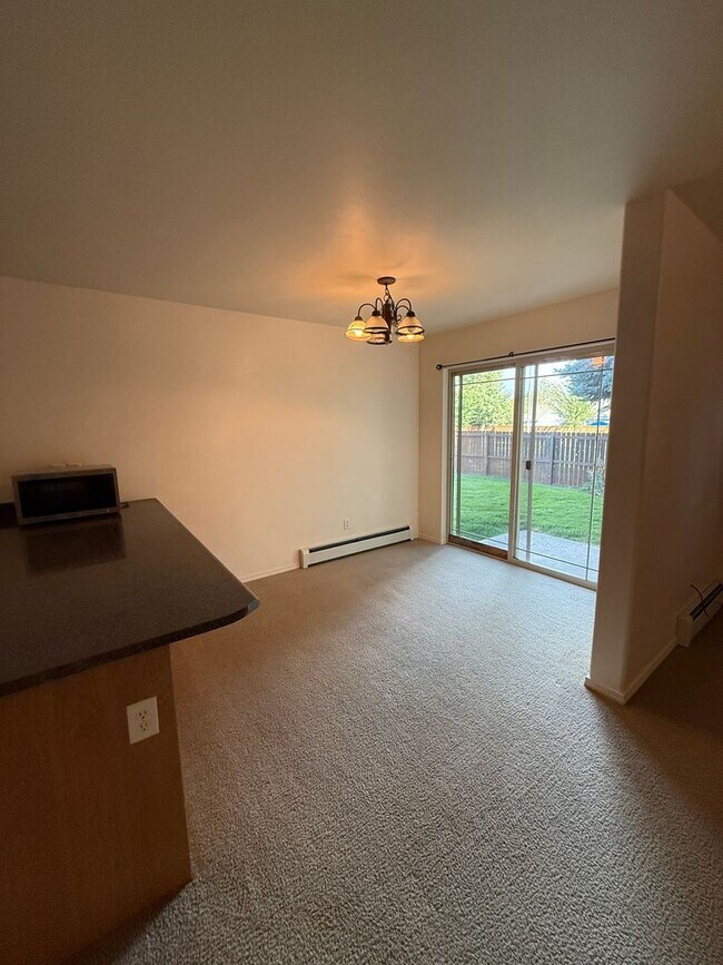 Foto del edificio - 3 Bedroom End Unit