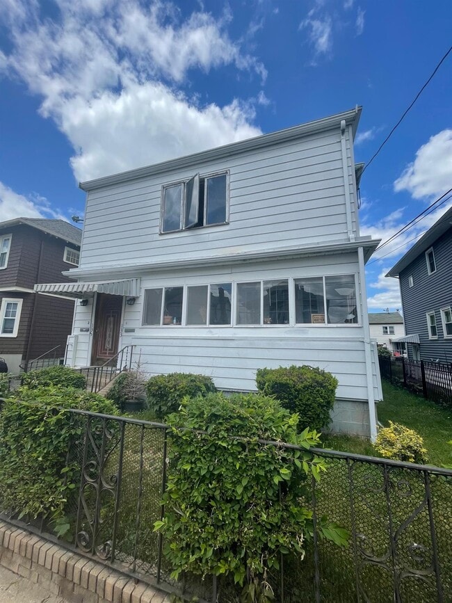 Building Photo - 135 Princeton St