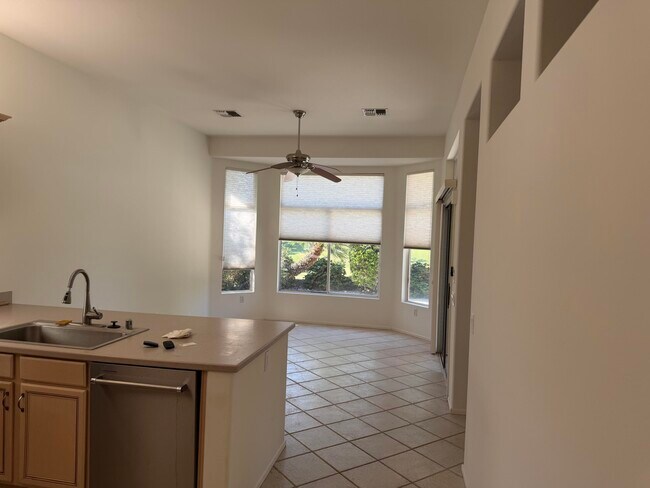Foto del edificio - 78655 Golden Reed Dr