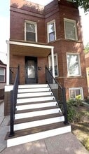 Building Photo - 4730 W Warwick Ave