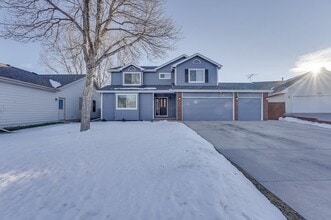 Building Photo - Beautiful 4 bed, 3.5 bath Home in Fort Collins Dakota Ridge Neighborhood
