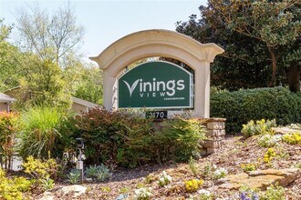 Building Photo - 3005 Seven Pines Ln
