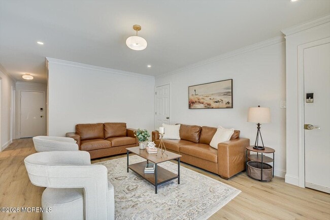 Building Photo - 212 10th Ave