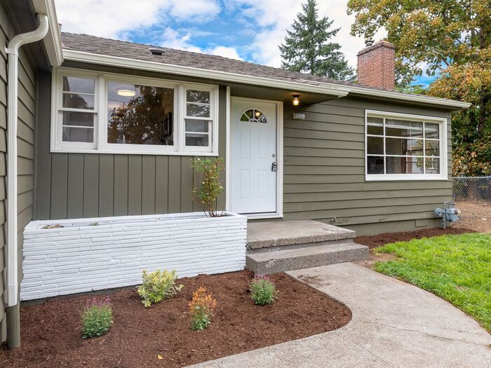 Foto principal - 6221 SE Knight St
