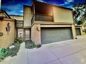 Building Photo - 880 Tully St