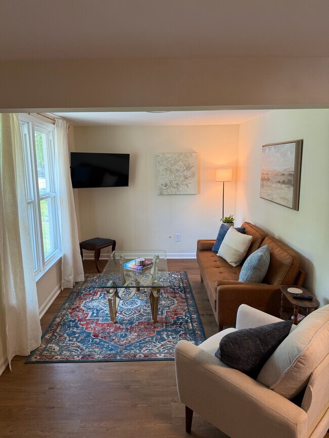 Sala de estar - 104 W Hembree St