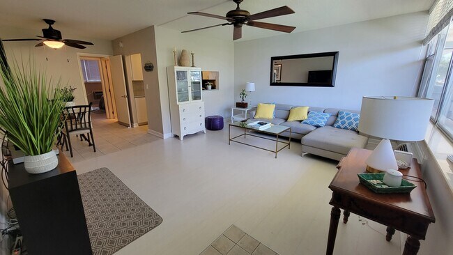 Foto del edificio - 1 Bedroom Condo for rent Las Olas Overlooking Intercostal Waterway 1 bedroom/1 bath
