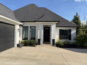 Building Photo - 205 River Styx Dr