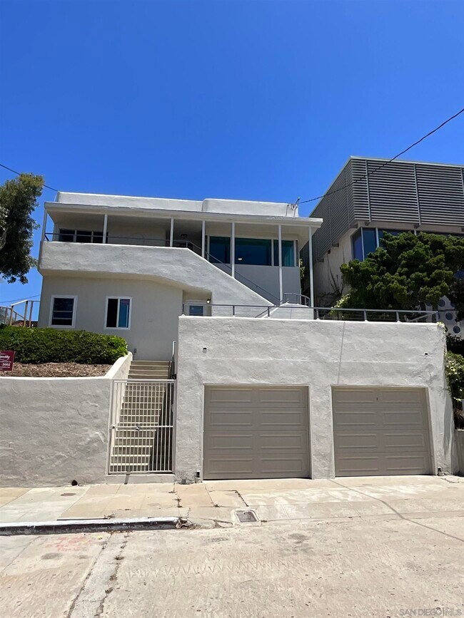 Foto del edificio - 2186 W California St