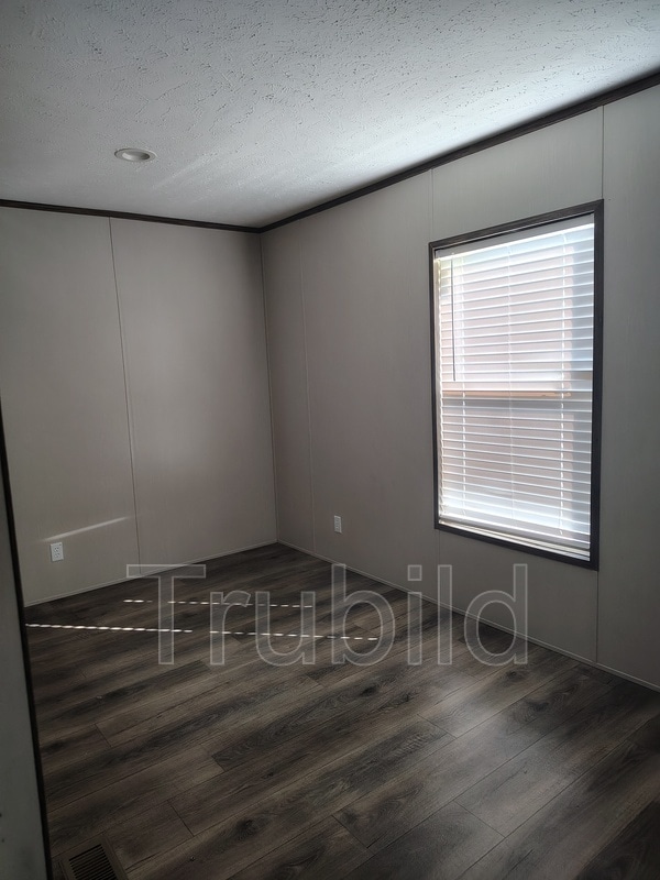 Building Photo - 16 Spencer Dr