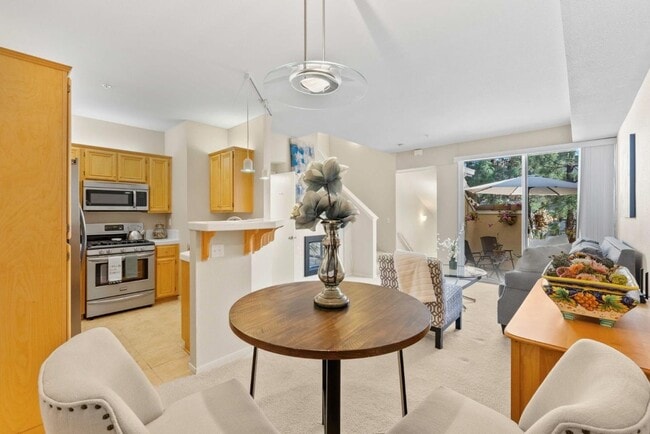 Building Photo - 3343 Midtown Pl