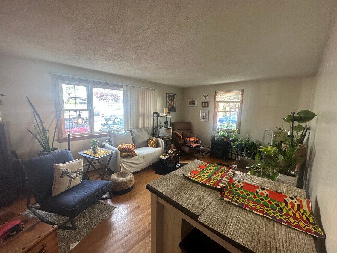 138 Fayette St Unit 1, Watertown, MA 02472 Condo for Rent in