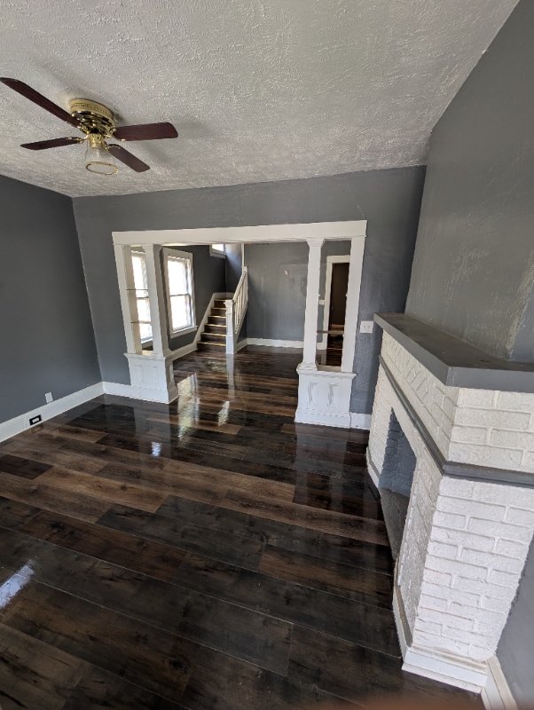 4079 E 104th St Cleveland, OH 44105 – photo 4