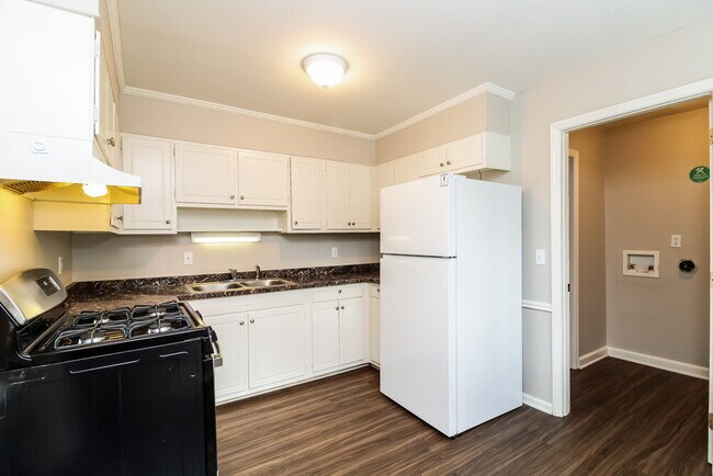 Building Photo - 2233 Meloine Ln
