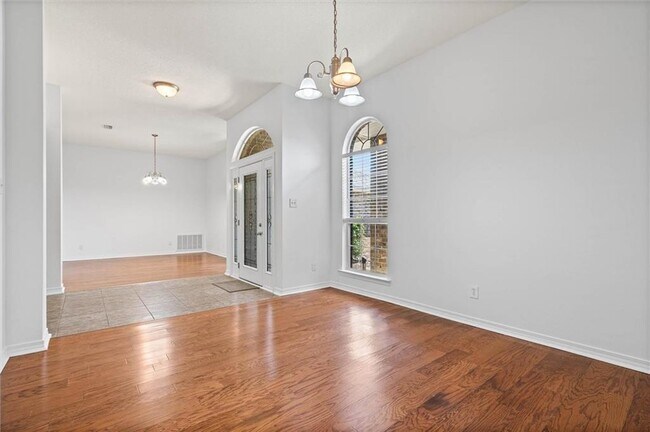 Foto del edificio - 4120 Fenwick Loop S