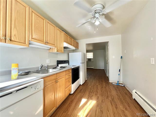 Building Photo - 2396 S Linden Ct