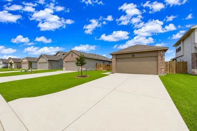 Building Photo - 14469 Sugar Pines Dr