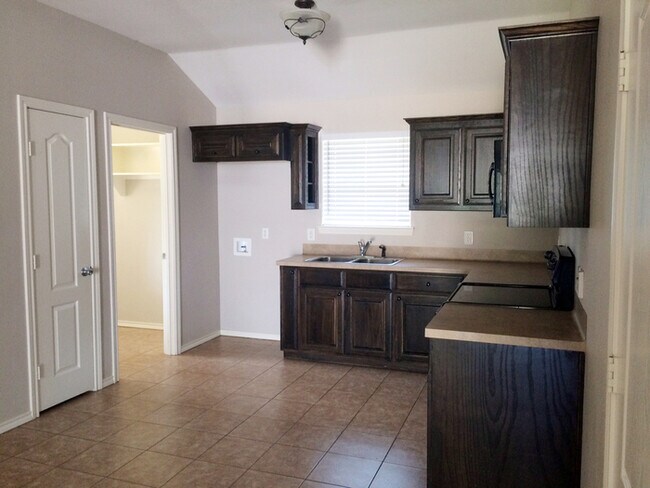 Foto del edificio - 3 Bedroom Duplex for Rent in Lindale! Tour Today!