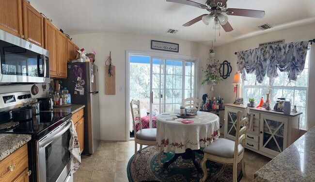 Foto del edificio - 23 Garden Way