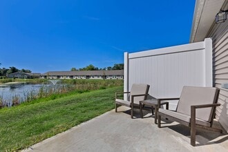 Building Photo - Redwood West Jefferson