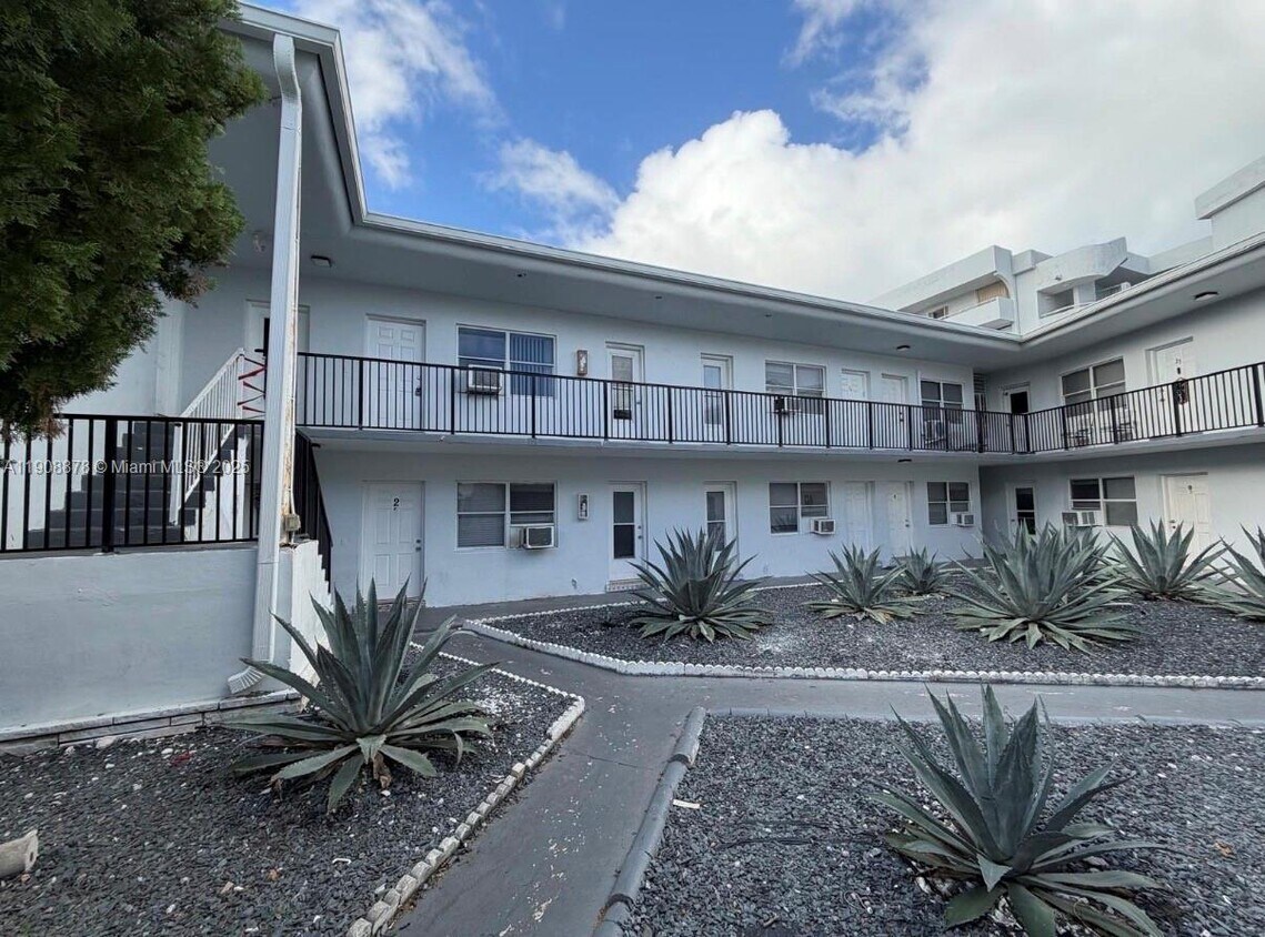 Primary Photo - 7271 Gary Ave