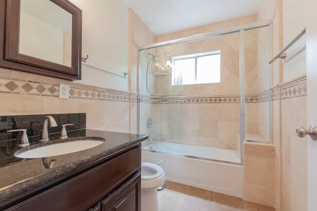Foto del edificio - Beautiful 3 bedroom 2 bath with Central AC