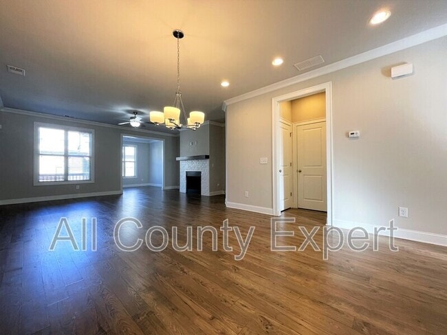 Building Photo - 113 Laurel Crst Aly