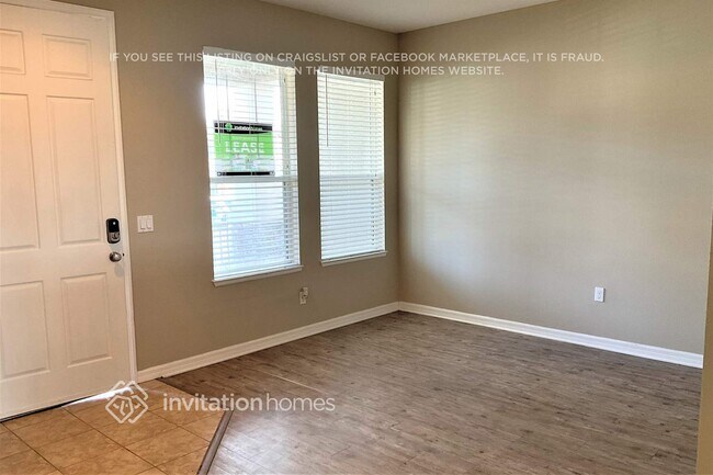 Foto del edificio - 742 Woods Landing Dr