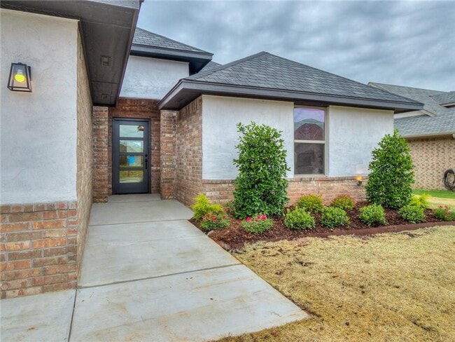 Building Photo - 16705 Monroe Dr