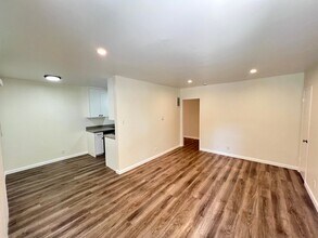 Building Photo - 2408 Ocean Park Pl S