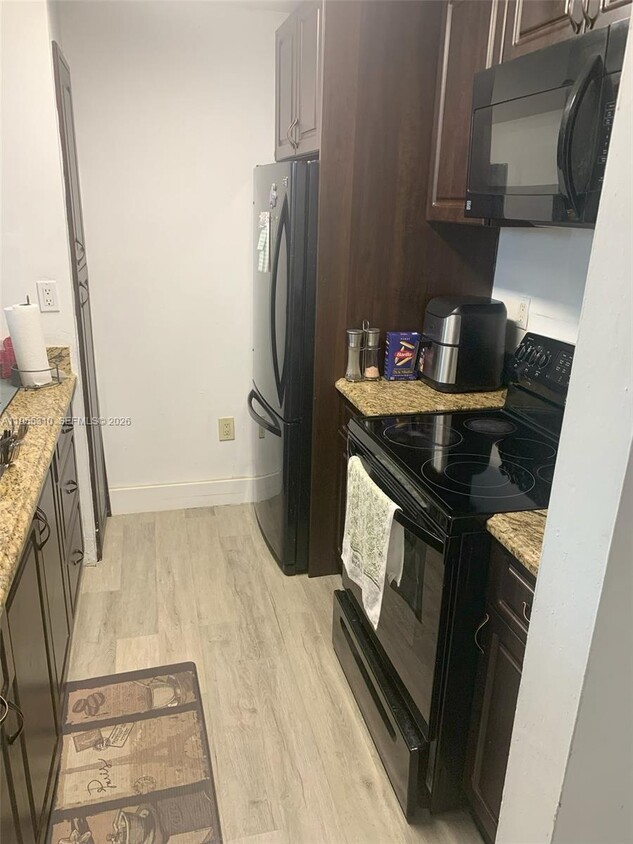 Foto del edificio - 7075 NW 186th St