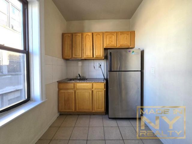 Foto principal - 1 bedroom in SUNNYSIDE NY 11104