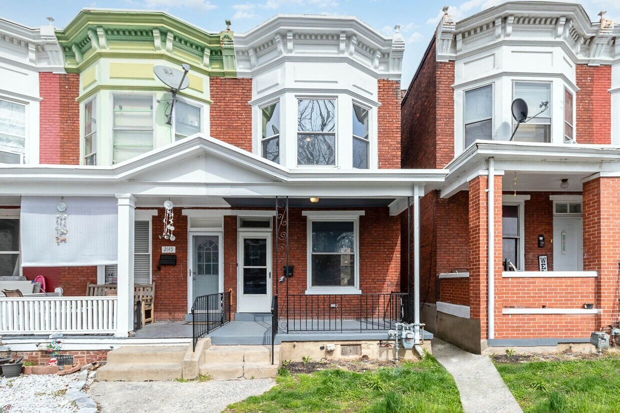 Foto principal - 3 bedroom home Section 8 Approved!