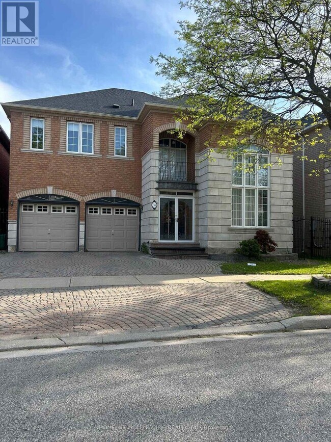 Building Photo - 35 Gemini Crescent