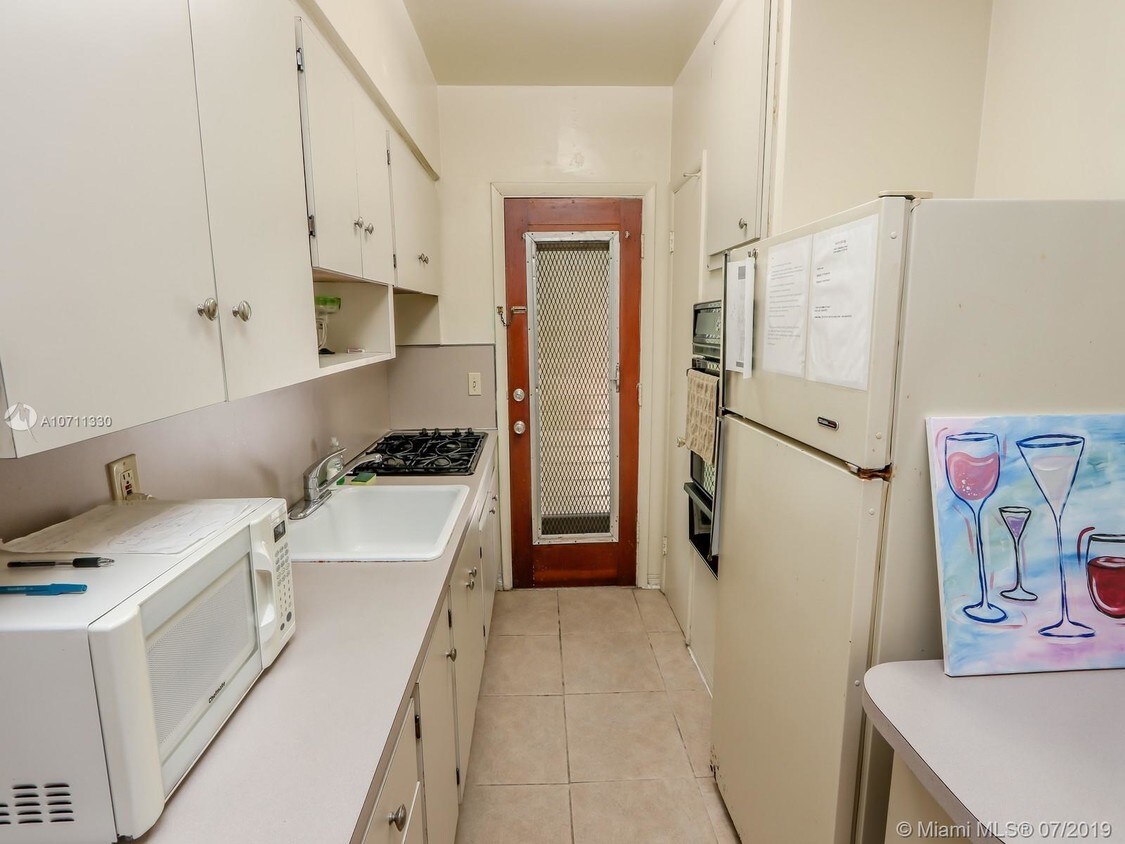 Primary Photo - 1250 S Alhambra Cir
