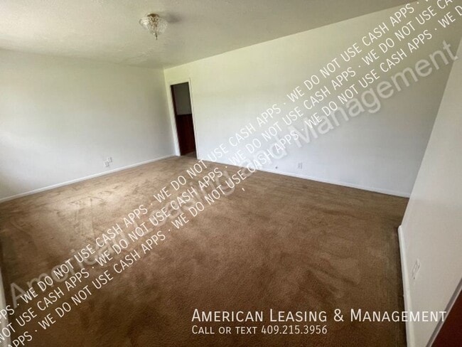 Building Photo - *MOVE-IN SPECIAL!!* $100 OFF 1st Full Mont...
