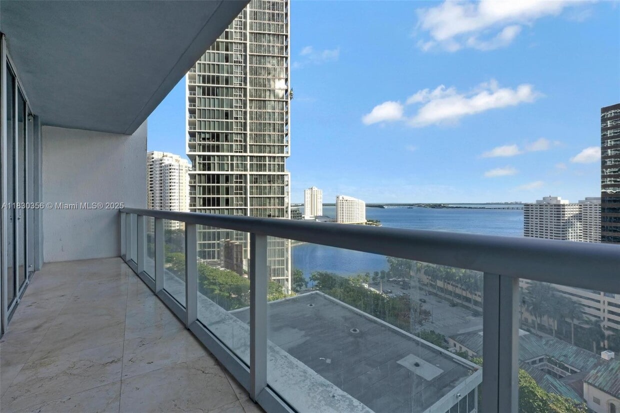 Primary Photo - 485 Brickell Ave