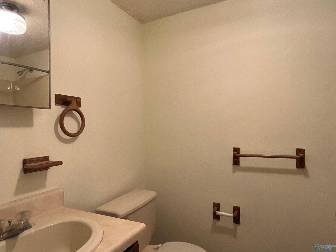 31 1st Terrace Unit 11, Arab, AL 35016 Room for Rent in Arab, AL