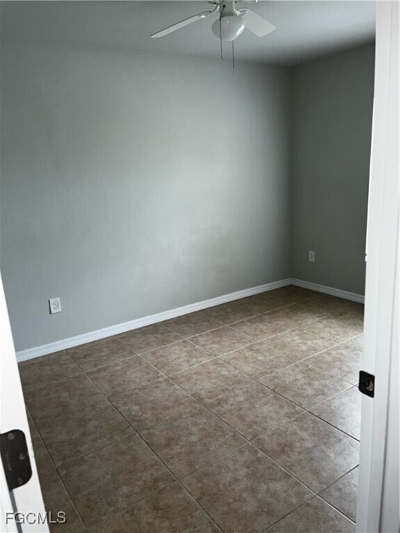 Building Photo - 1022 NE 8th Pl